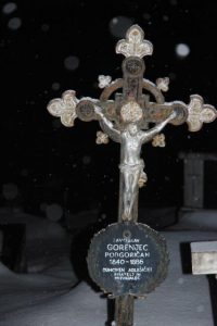 Križ_na_Adlešiškem_pokopališču